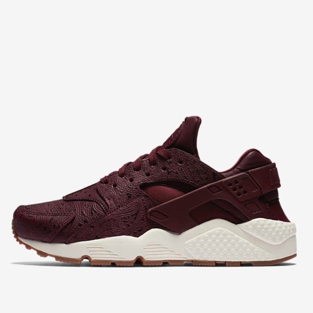 👟👟Nike Huarache shoes brand‎ new in box women’s